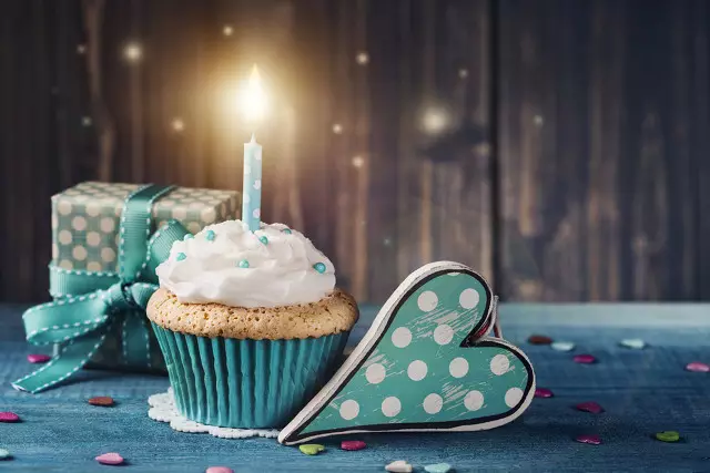 對老公的生日祝福簡短：老公的生日祝福語簡短