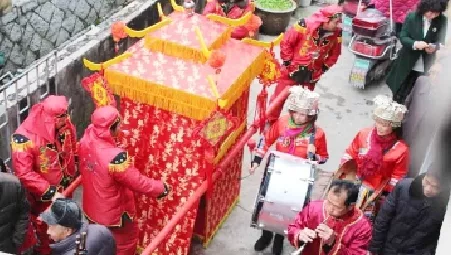 6、結婚下雪新娘是財神:請問大家這是什麼財神？文的還是武財神啊？