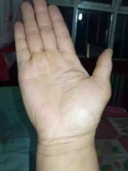 5、那些免費看手相然後讓掃碼加好友只限女生免費的是嗎有嗎該不該掃?