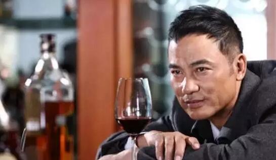 3、四十歲男人找外遇是什麼樣心理:為什麼四十歲的男人出軌心態嚴重