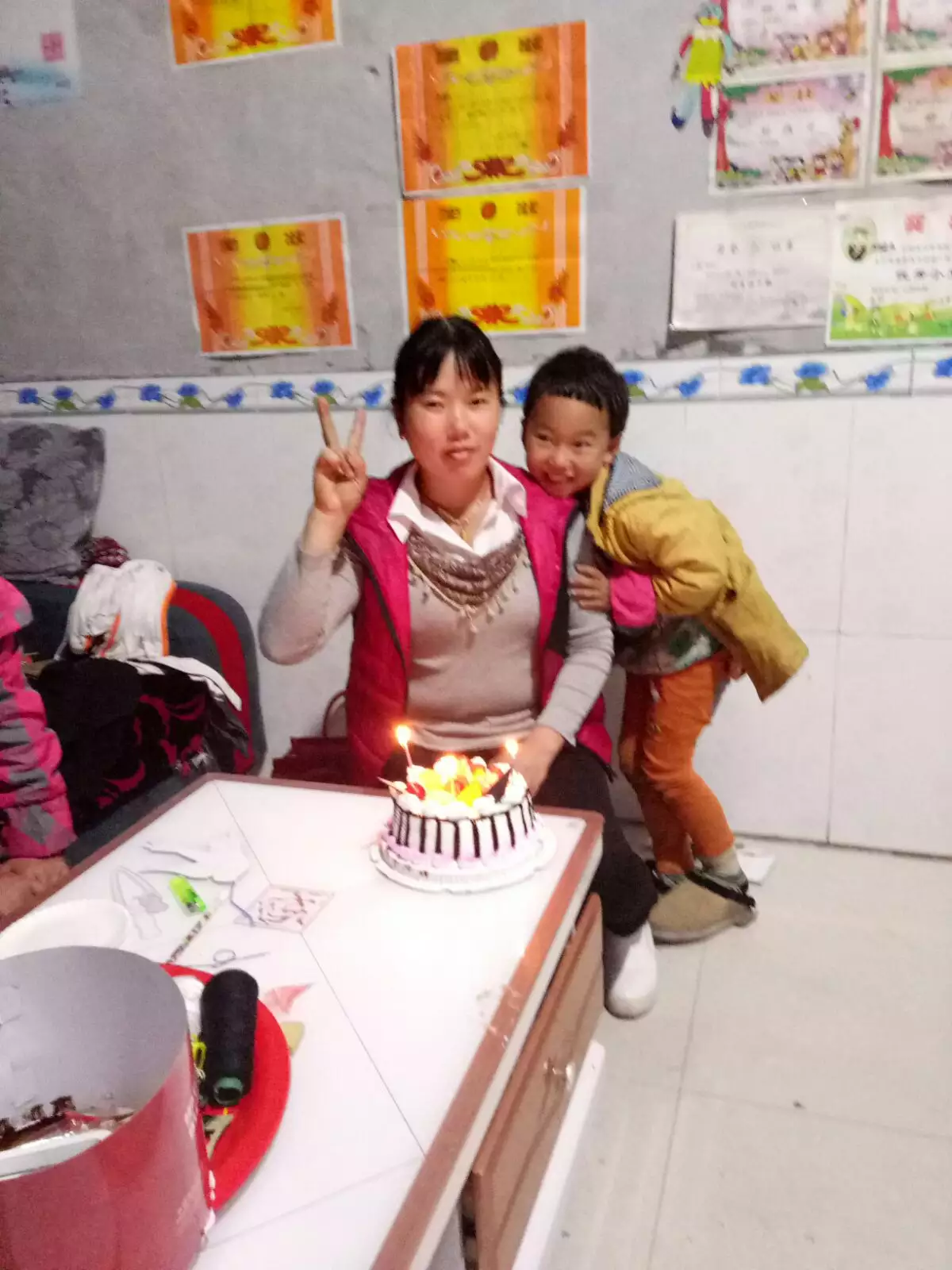 12歲生日給多少錢合適：女兒二十二歲生日發多少紅包合適？
