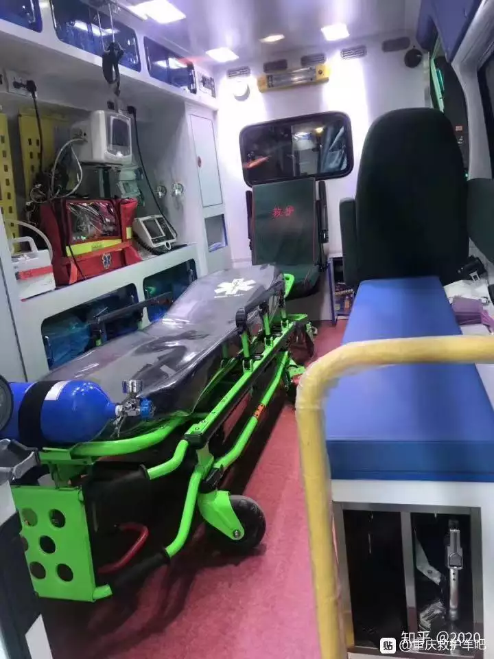 1、適合長途運送病人的車:救護車長途轉運病人怎麼收費