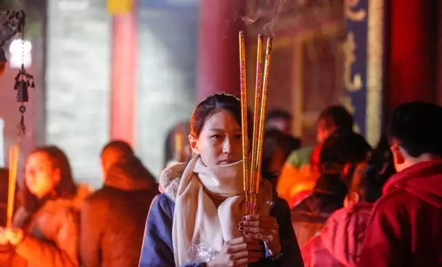 5、免費算命何時遇到正緣:算命先生說我明年年底會遇見正緣，想理解下遇見正緣的含義？