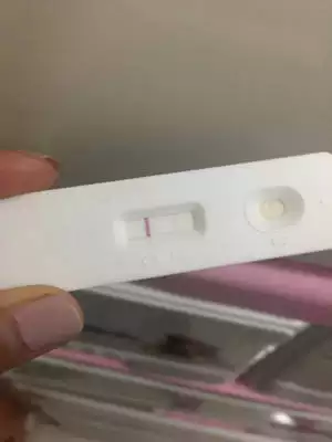 1、驗孕棒一深一淺生女兒:女人在孕期，有哪些癥狀代表肚子里懷的是個兒子？