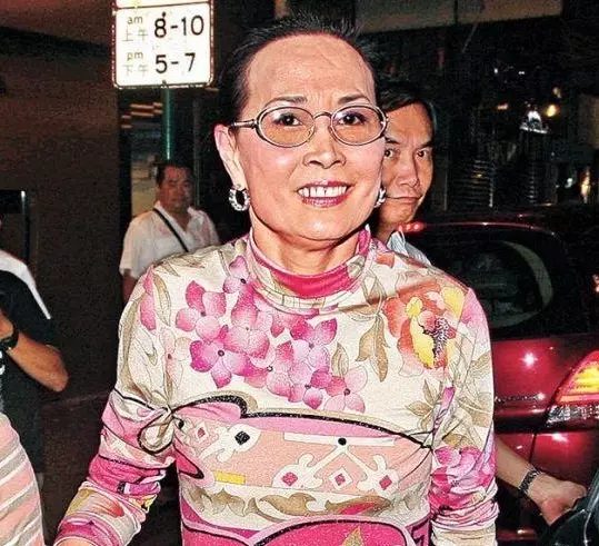 與賭王恩愛63年，二太藍瓊纓：長女何超瓊的婚姻，為何成為她的心結？