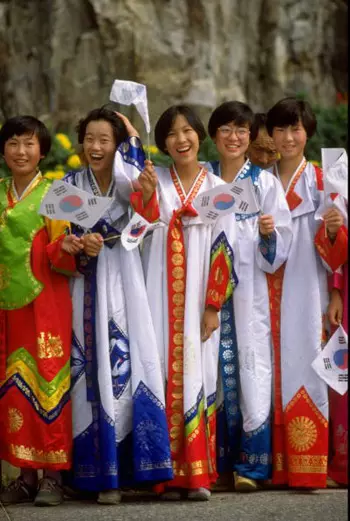 2、九九年的男孩子九五年的女孩子婚配好欠好:年宜和年的婚配嗎?