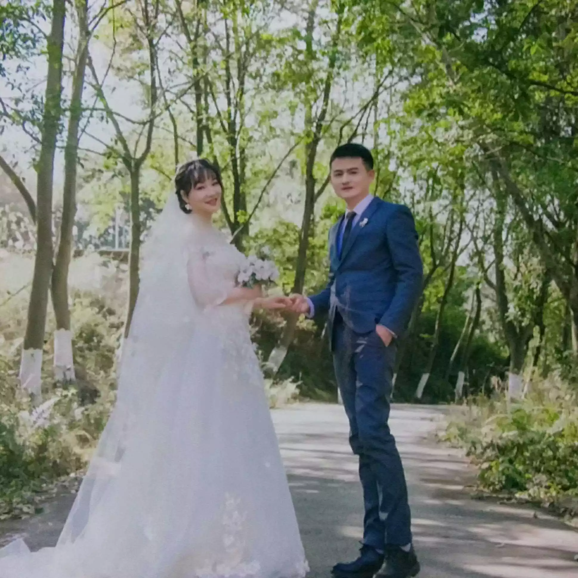 1、婚姻和結婚的區別:結婚與不結婚的區別 嫁人和嫁錯人的結果