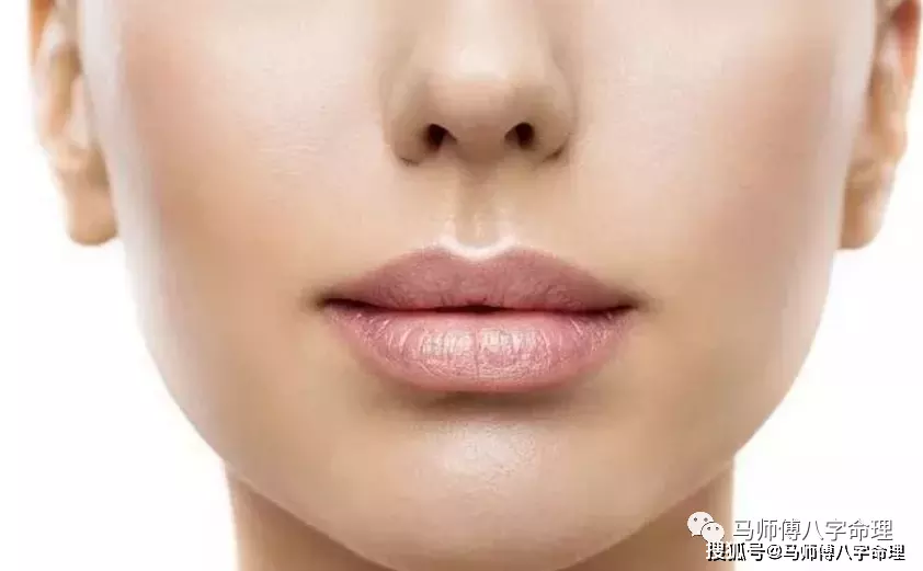 1、上唇薄下唇厚女人需求:上唇薄，下嘴唇厚的女生，性格脾氣是怎麼樣的？