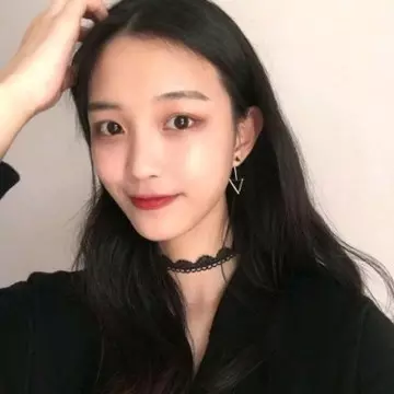 7、女人轉運聚財微信頭像圖片:女人轉運聚財微信名字？