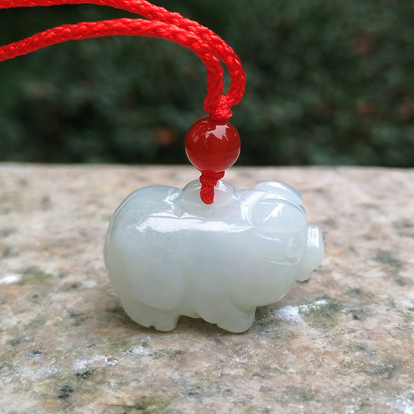 屬豬的佩戴什麼屬相的掛件：屬豬配戴什麼屬相好