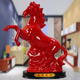 男豬和馬女屬相合不合：屬豬和屬馬的相配嗎?
