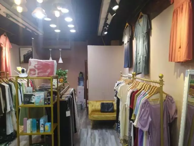 2、店裡生意不好怎麼轉運服裝店:服裝店生意差怎麼辦？有啥技巧嗎？