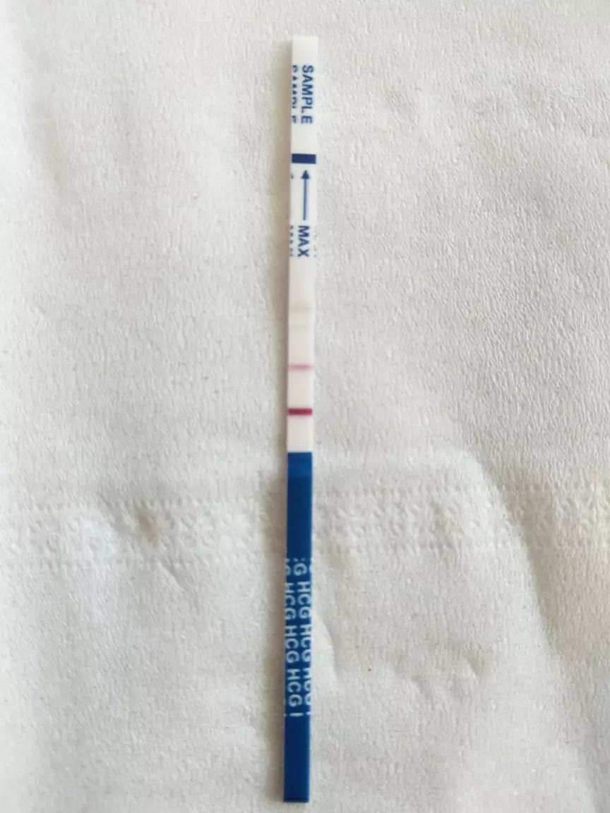 兩條杠是懷孕了嗎圖片：求一張早孕試紙兩條扛的真實圖片。謝謝