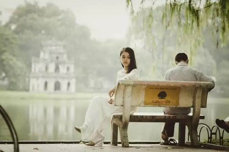 |984年正月出生的屬鼠女孩命里有幾次婚姻