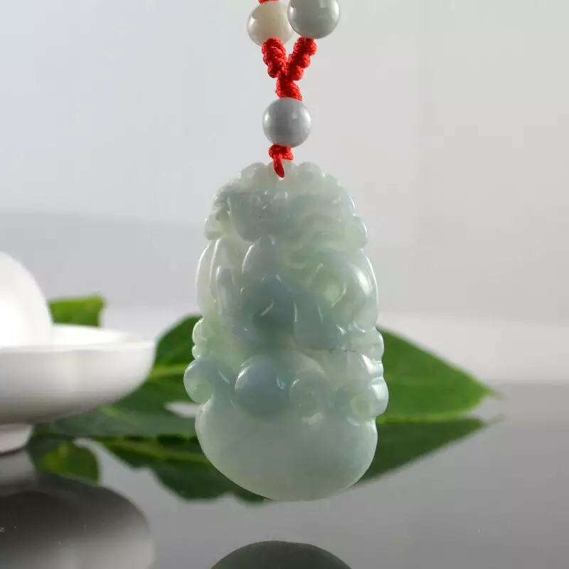 屬相馬的人佩戴哪個屬相吊墜好：屬馬的戴什麼吊墜好