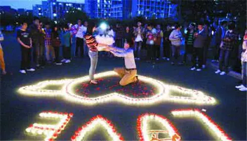 1、雨中求婚配什麼音樂好聽:求婚歌曲