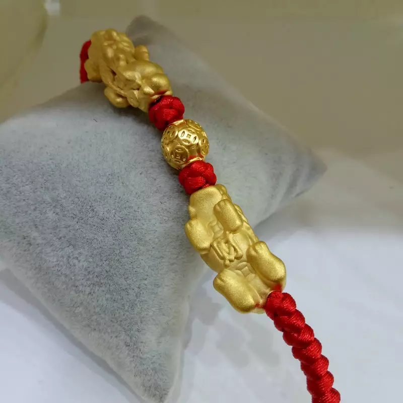 2、黃金貔貅手鏈圖片:佩戴黃金貔貅手鏈