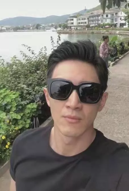 10、50歲男人真愛的表現:如果一個50多歲男人已婚男人愛上一個40多歲女人會有什麼表現