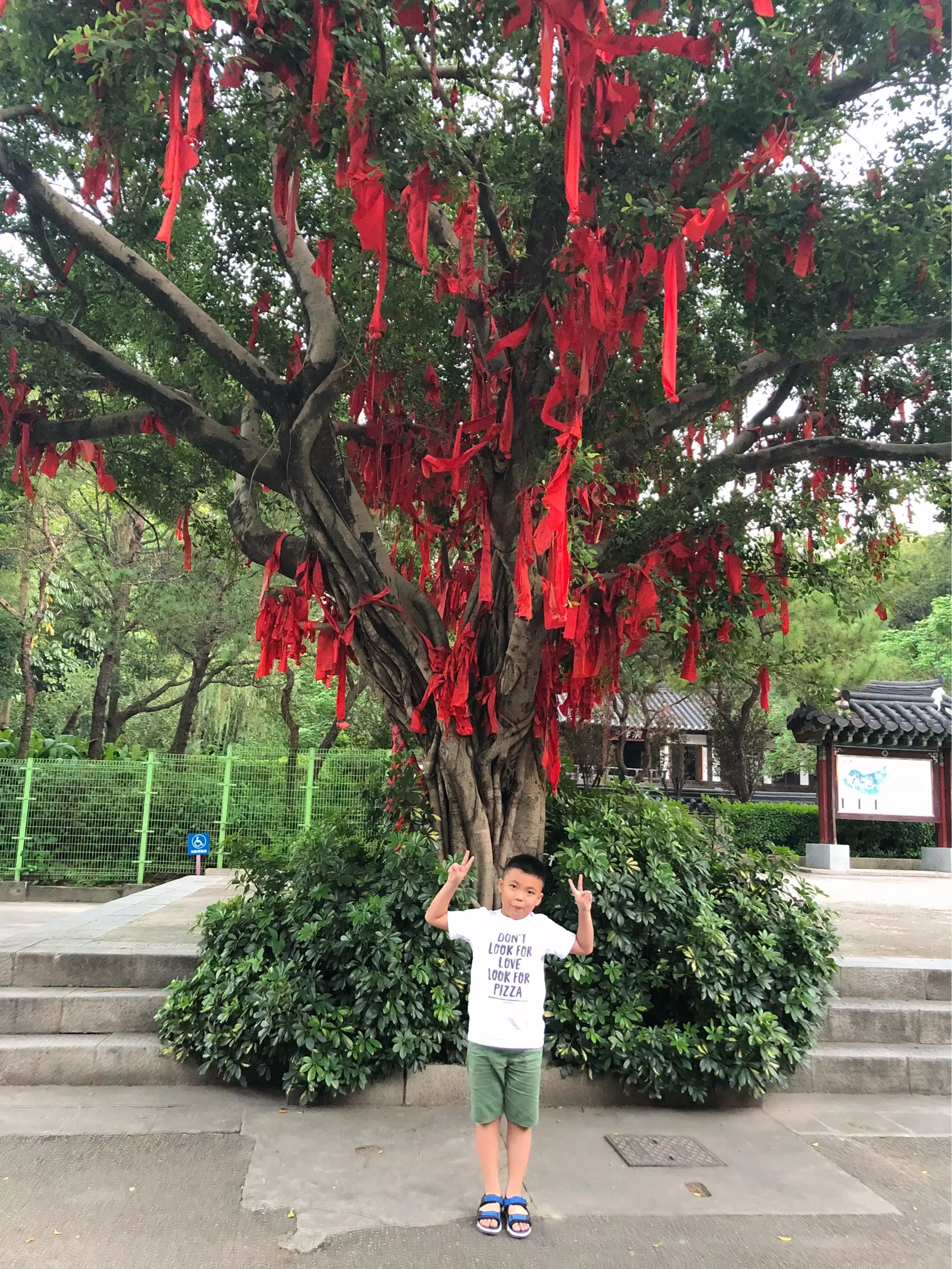 4、在歸元買了個姻緣福袋！我把我和我男朋友的名字寫在上面了行嗎？還是應該只能寫我一個人的名字？？？(