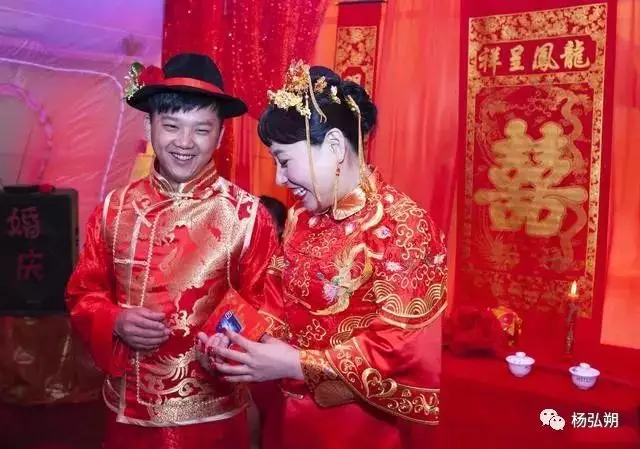 1、男猴女雞是否可以婚配:男猴女雞婚姻是否相配