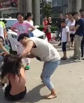 2、怎麼懟人小三:罵小三流行語怎麼罵小三