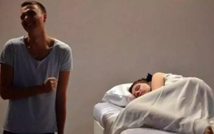 4、女朋友跟我說睡了，但是應該還沒睡，怎樣才能試探出來呢？怎麼試探比較好不會讓她起疑心？