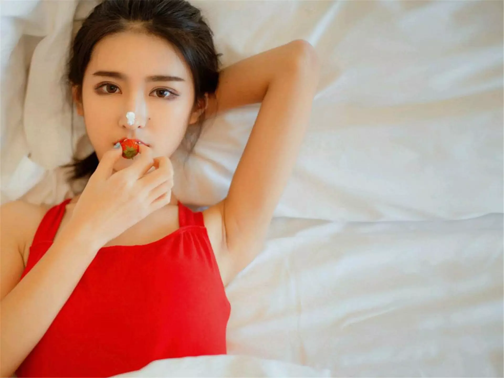 1、獅子座女生運勢查詢女:獅子座女生明日運勢