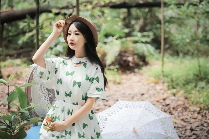 5、請你們告訴我年（屬虎）11月7號的天蠍座女生性格!拜拜具體詳細說一下優點和缺點