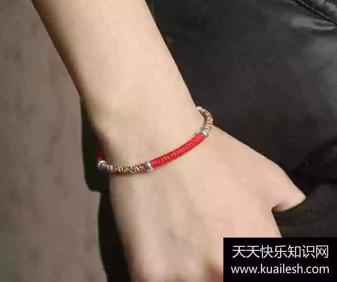 1、求姻緣很的方法:父母一起去普山為女兒求姻緣要怎麼做?