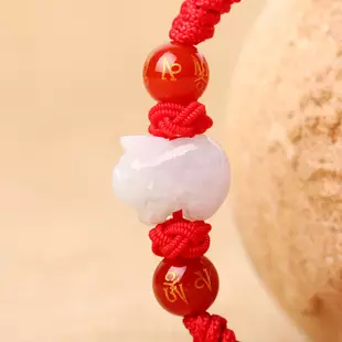 屬相吊墜編紅繩教程：周生生的那種封死了的紅繩怎麼掛吊墜