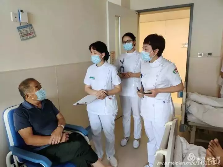 2、患者轉運前準備有哪些:(醫學課件)重症患者的轉運