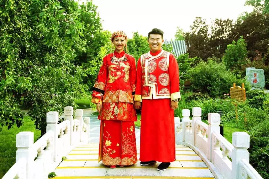 2、訂婚:訂婚是要干什麼的?