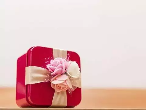 男閨蜜過生日發多少紅包：男性朋友生日想發微信紅包多少数字