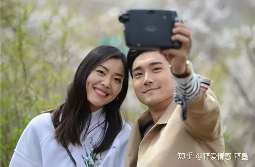 2、姐弟戀在生理上合適嗎:姐弟戀有什麼好處