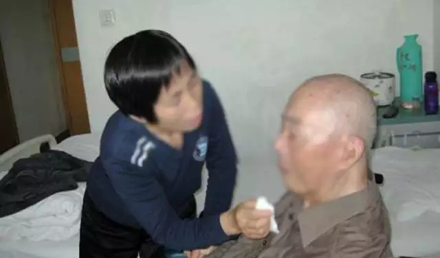 3、老人去世后張着嘴是吉:老人入殮后嘴巴張開了好不好啊