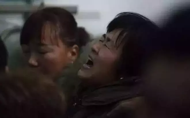 2、怎樣做我和老公一個兒子他前面有兩個女兒，我和老公常年在外做生意，我和他兩個女兒就過年接觸感覺不