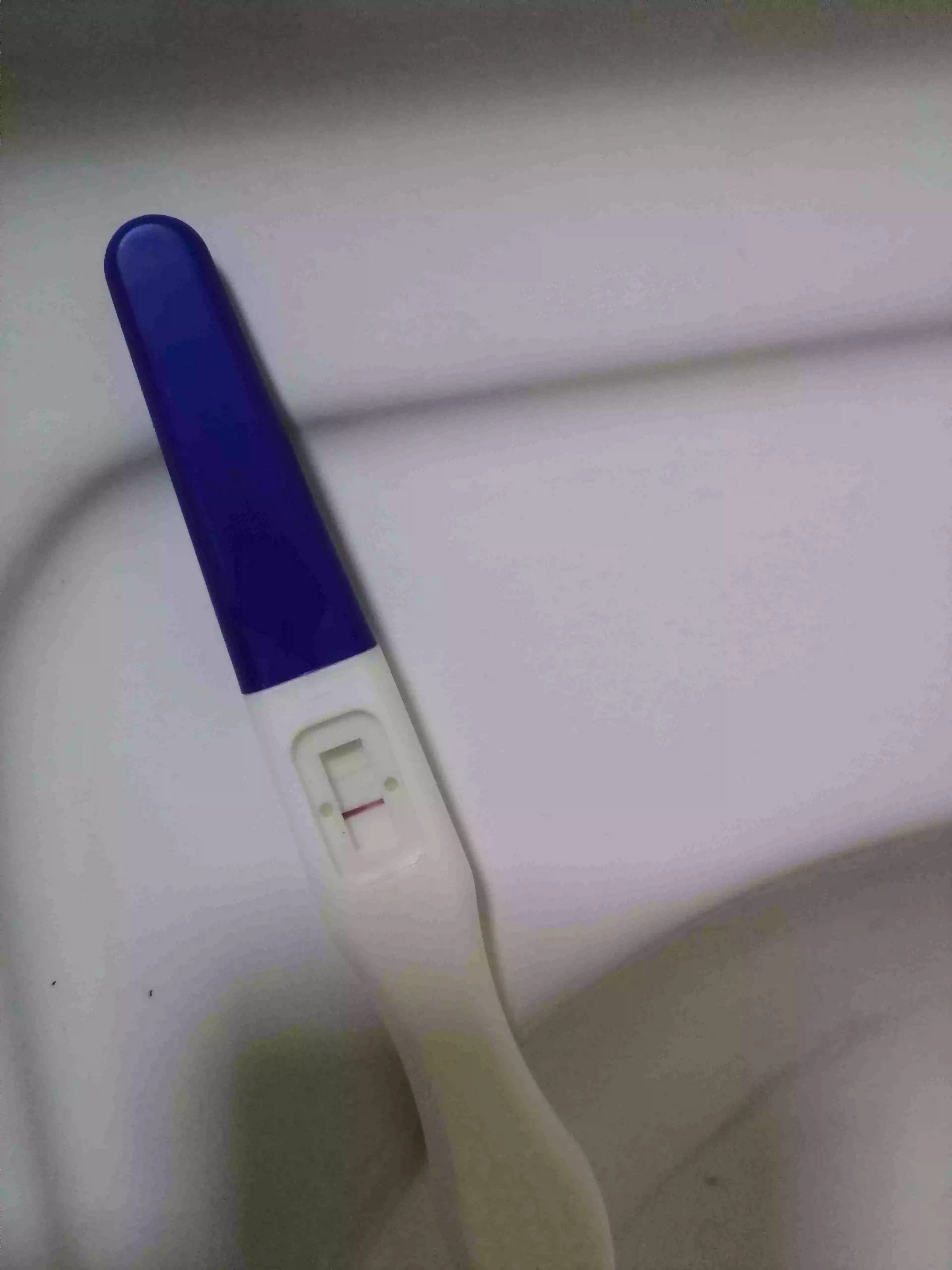 婦科炎症驗孕棒會一淺一深嗎：驗孕棒兩條線就是懷孕了嗎？尿淋得多了會不會是不準呀？