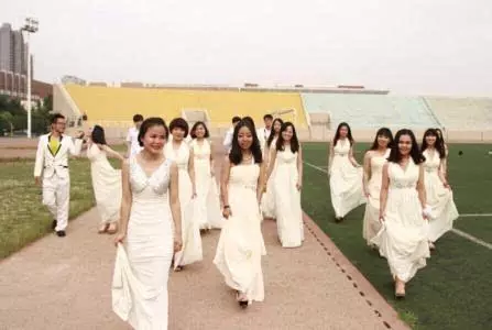 1、為什麼女人很少魁罡命:八字算命中，一個女的，說命理中帶魁罡，對丈夫不利是什麼意思啊