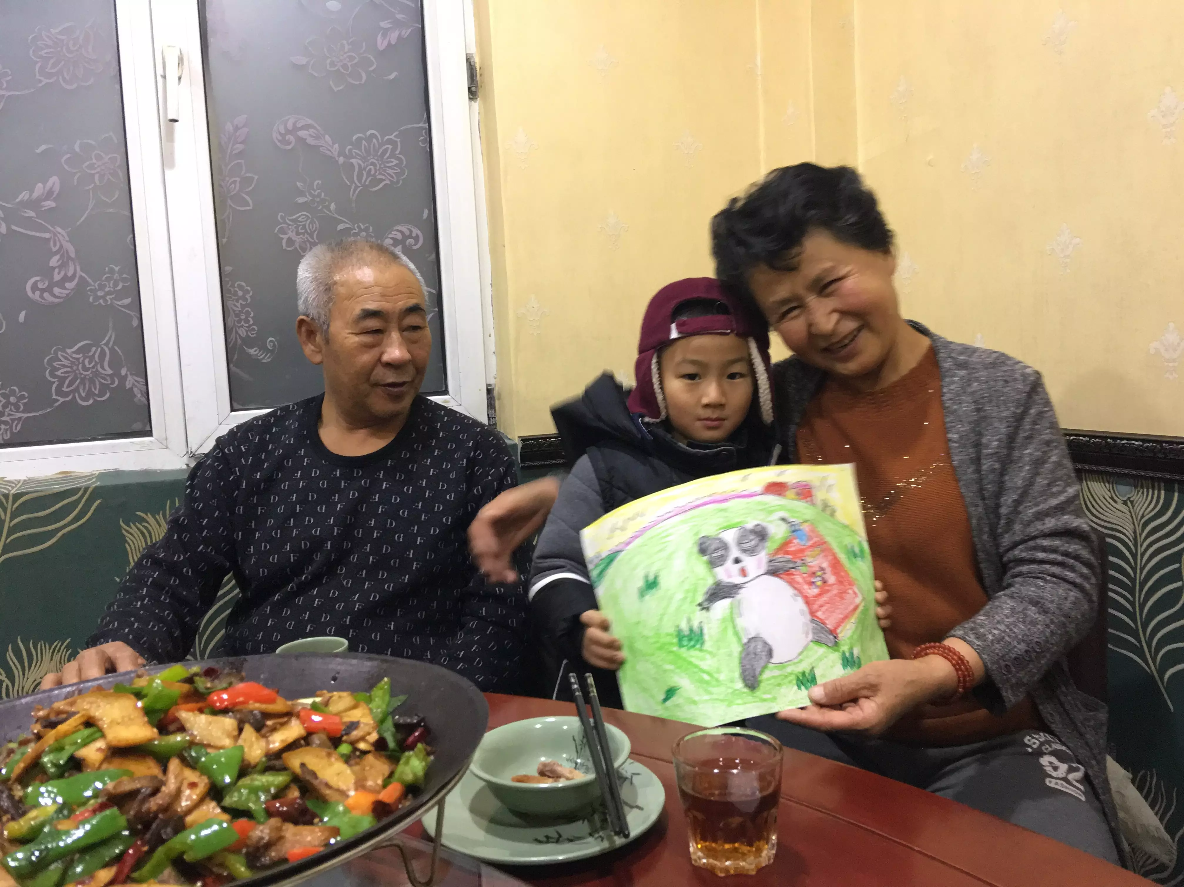 孫子第一個生日送什麼禮物：孫子第一個生日爺爺送什麼禮物最有意義