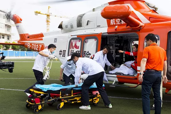 1、轉運病人的注意事項:急救求助注意事項
