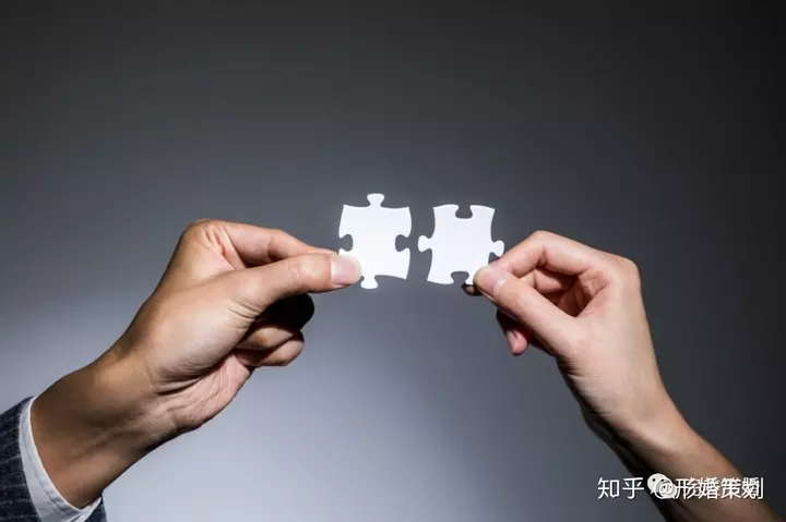 1、有誰知道形婚配偶的感受:里有哪些夫妻讓你覺得是貌合神離的表面夫妻？