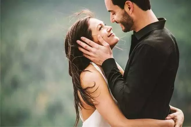 1、男人為什麼會出軌:婚外情時間越長感情越深嗎