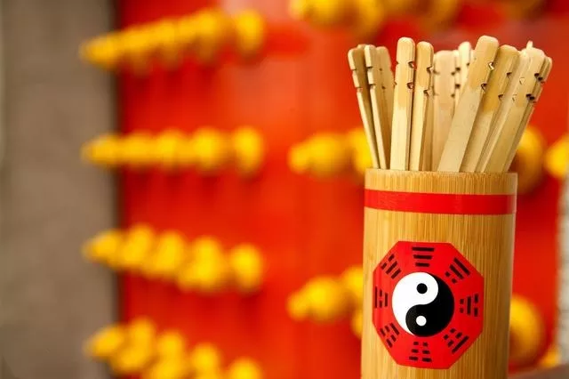 5、算命的說我命里沒二婚，現在卻在鬧離婚。什麼意思？是離婚後一直不再結婚還是什麼？
