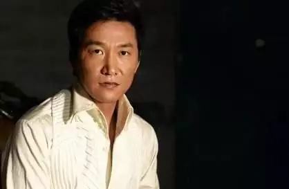 2、京城大哥任加代:《老炮兒》中的馮小剛飾演的六爺，在京城老一代頑主中算什麼級別？