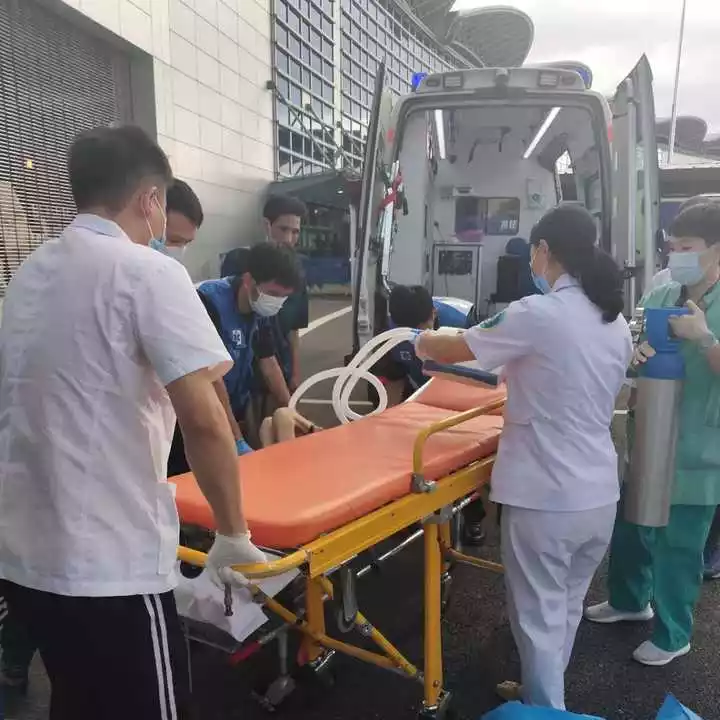 3、急救轉運病人時應注意:進行急救時應先注意什麼