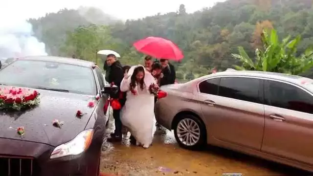 2、下雨天出嫁的新娘:新娘出嫁應該誰來撐傘