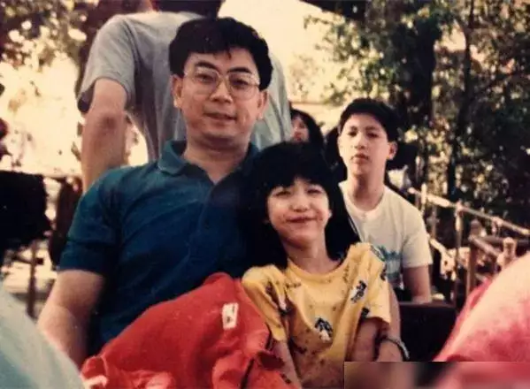 5、龍女一生婚姻:88年龍女算姻緣，婚姻一直未解決，請看看，謝謝