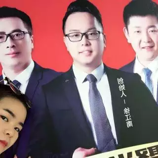 1、店員大哥接受外媒採訪走紅，你為自己的祖國驕傲嗎？有什麼想要表達的？