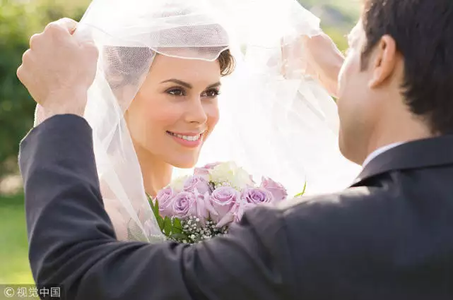 2、屬狗二婚女婚配屬猴頭婚男:男屬狗年女屬猴年婚配若何？