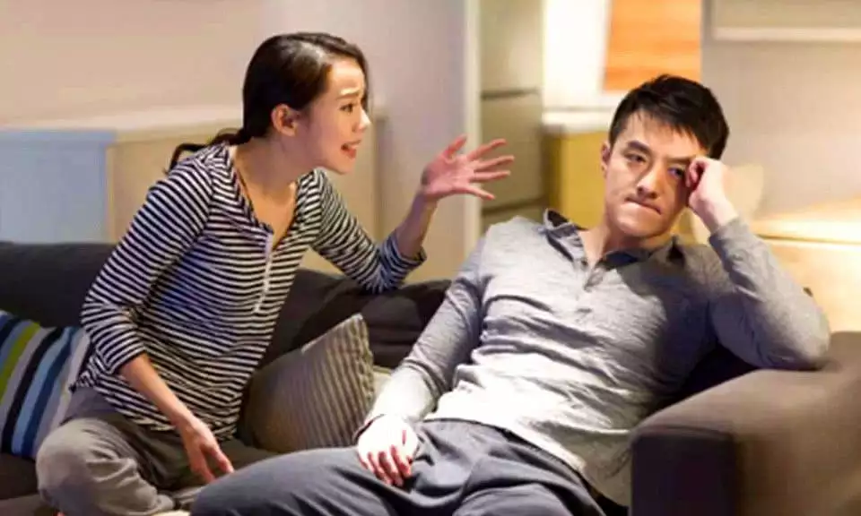 2、八字裡帶有二婚信息，就代表次婚姻一定會離嗎？或者戀愛不成功，一定要離開？